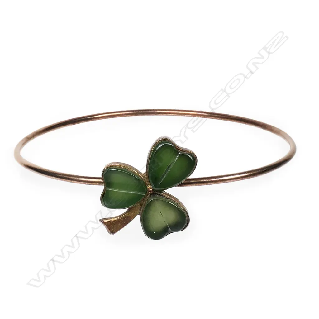 John Hislop (Dunedin) greenstone and 9ct rose gold clover bangle, Image 1++